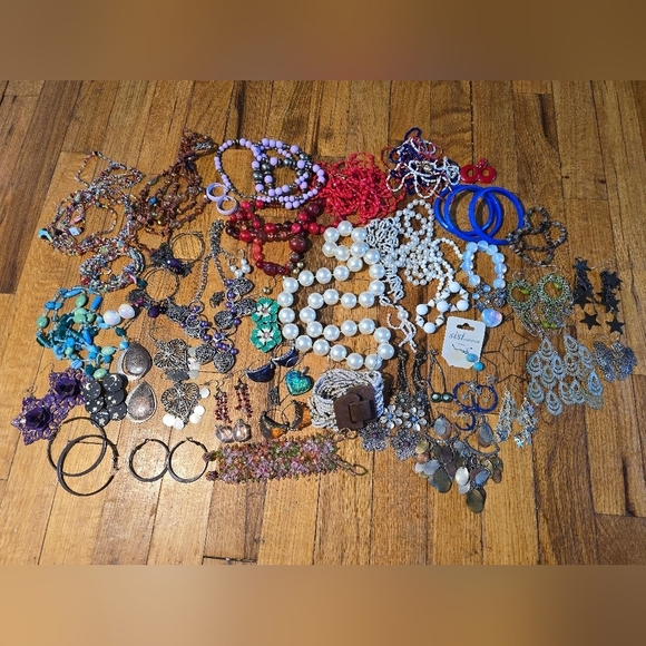 Jewelry - Vintage To Now Jewelry Lot Costume Estate Find Needs Cleaned. Mixed